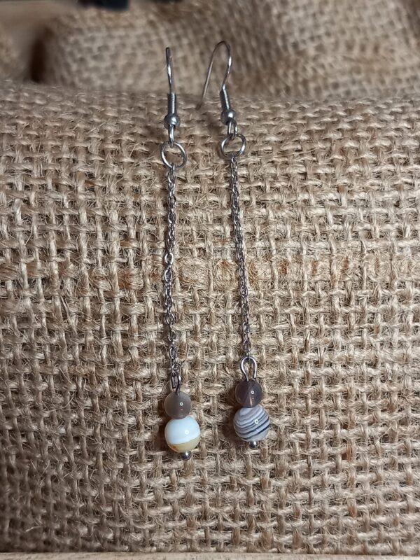 Boucle Freya en pierres naturelles.