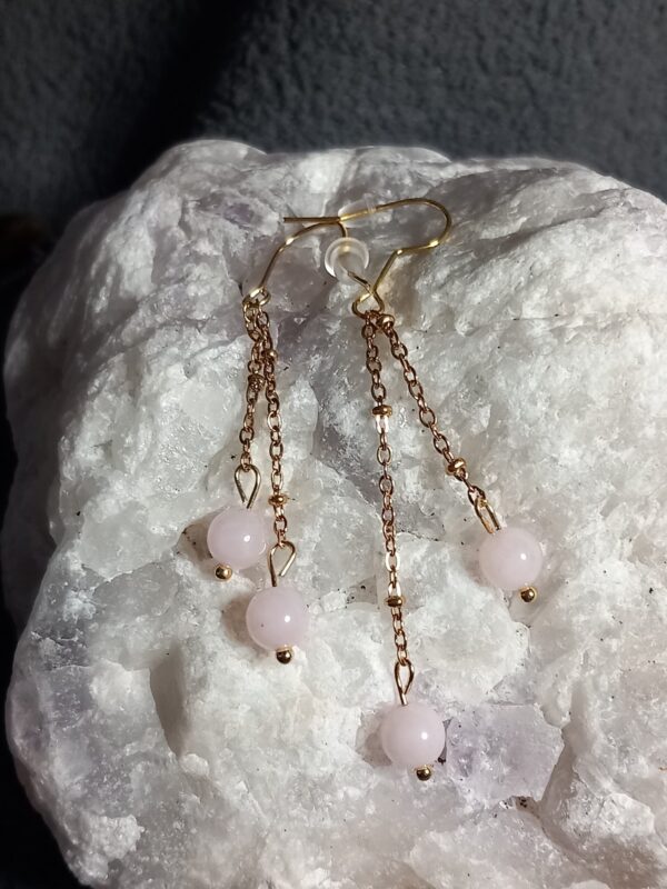 Boucle Anupet doré en pierre naturelle – Image 4