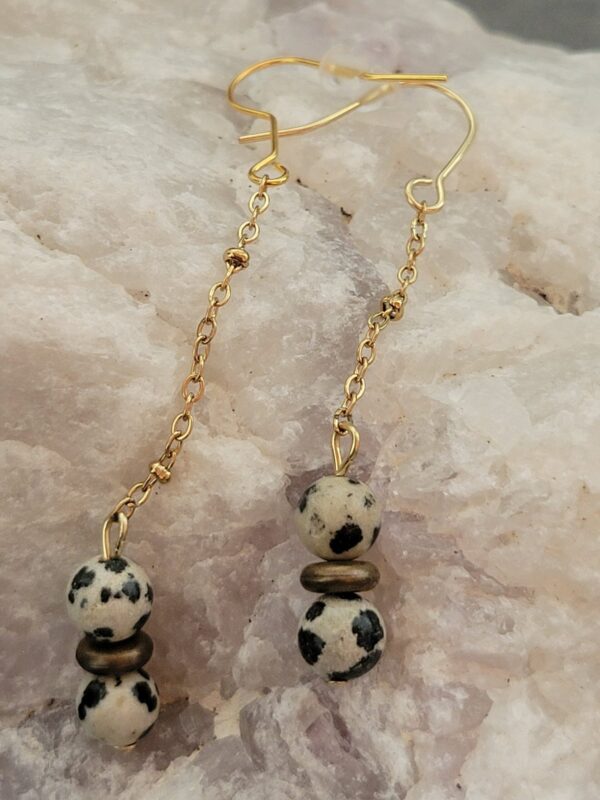 Boucle Amandine en pierres naturelles – Image 4