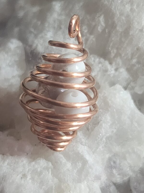 Cage Nephtys avec perles en pierres naturelles
