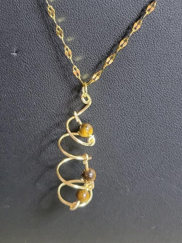 Pendentif Tornade en pierres naturelles