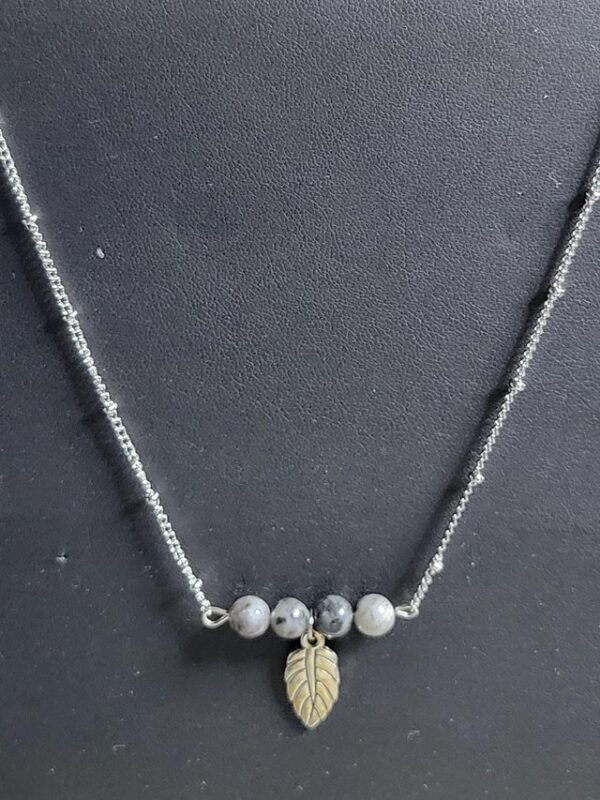 Collier Astia en pierres naturelles – Image 2