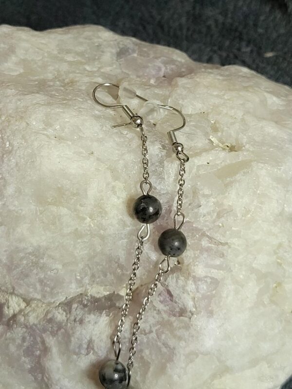 Boucle Yougi en pierres naturelles