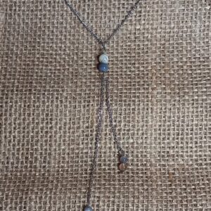 Collier Freya en pierres naturelles.