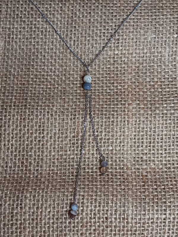 Collier Freya en pierres naturelles.