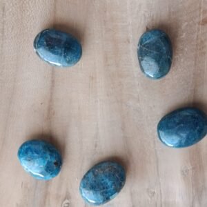 Apatite bleu pierre roulée